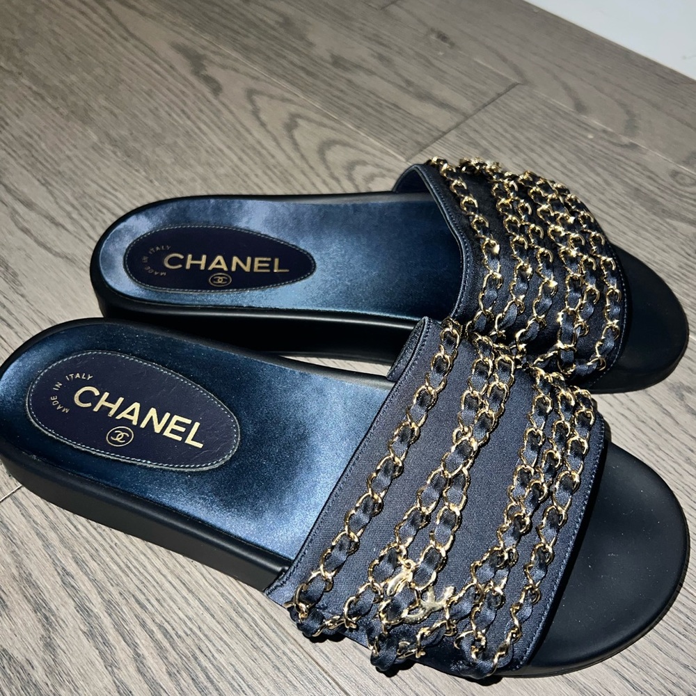 Blue Chanel Interlocking CC Logo Chain-Link Accents Slides
